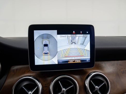 Used 2019 Mercedes-Benz GLA 250 4MATIC image 27