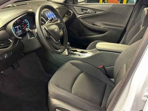 Used 2025 Chevrolet Malibu LT image 22