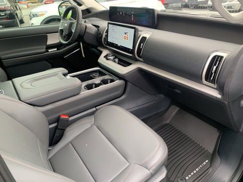 New 2025 Ford Expedition Max Active image 28