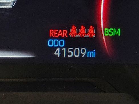 Used 2024 Toyota RAV4 XLE FWD image 29