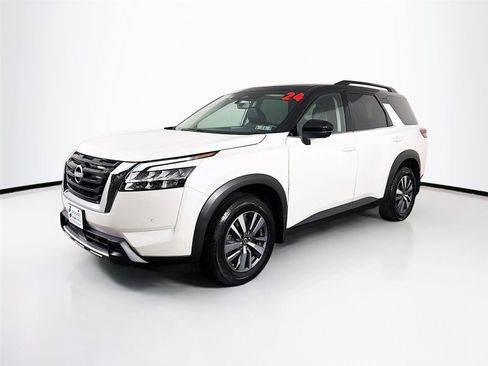 Used 2024 Nissan Pathfinder SL AWD/4WD image 3