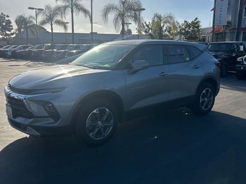 Used 2025 Chevrolet Blazer LT image 1