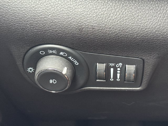 Used 2024 Jeep Compass Latitude AWD/4WD image 29