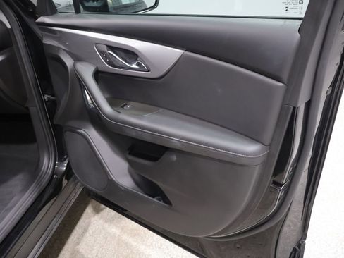 Used 2025 Chevrolet Blazer LT AWD/4WD image 23