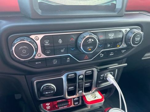 Used 2021 Jeep Wrangler Unlimited Rubicon AWD/4WD image 16