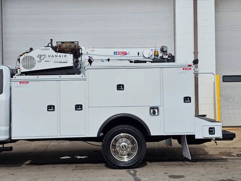 Used 2019 Ford F550 4x4 Regular Cab Super Duty image 10