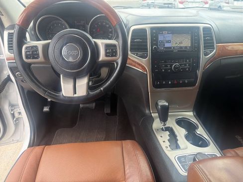 Used 2013 Jeep Grand Cherokee Overland AWD/4WD image 16