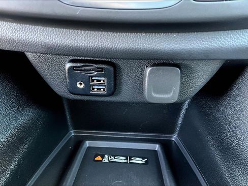 Used 2023 Chevrolet Traverse RS image 17