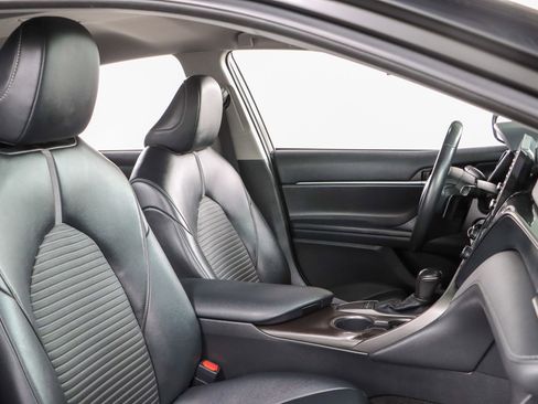 Used 2022 Toyota Camry SE FWD image 26