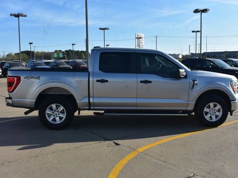 Used 2021 Ford F150 XLT image 4