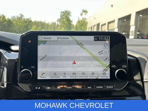 Used 2024 Nissan Pathfinder SL AWD/4WD image 14