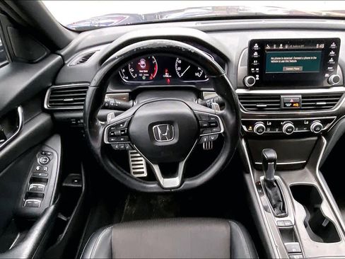 Used 2018 Honda Accord Sport image 6