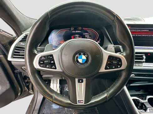Used 2020 BMW X6 M50i image 11