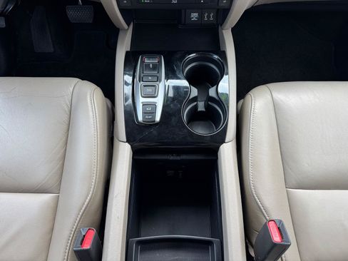 Used 2016 Honda Pilot Touring image 15
