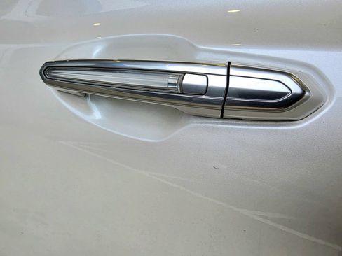 Used 2018 Cadillac XT5 Premium Luxury AWD/4WD image 15