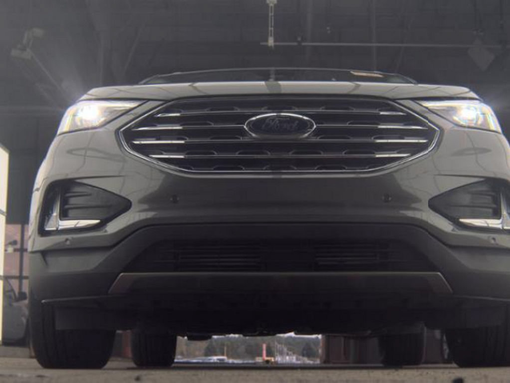 Used 2024 Ford Edge Titanium AWD/4WD image 3
