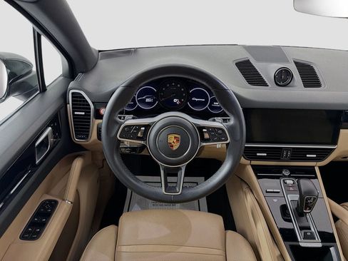 Certified 2019 Porsche Cayenne AWD/4WD image 24