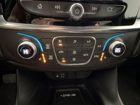 Certified 2023 Chevrolet Traverse RS image 18