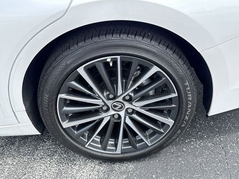 Certified 2025 Lexus ES 350 w/ Premium Package image 31