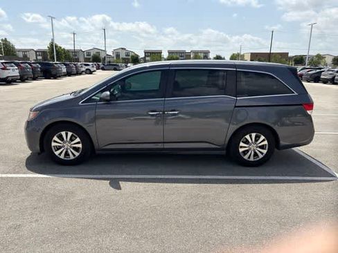 Used 2016 Honda Odyssey SE image 2