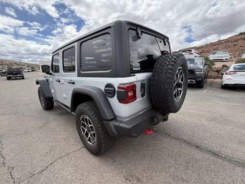 Used 2024 Jeep Wrangler Unlimited Rubicon w/ Technology Group image 3