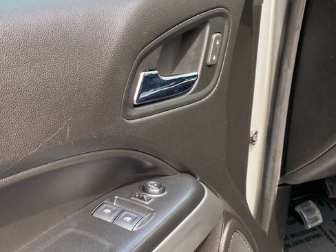 Used 2018 Chevrolet Colorado LT w/ LT Convenience Package RWD image 11