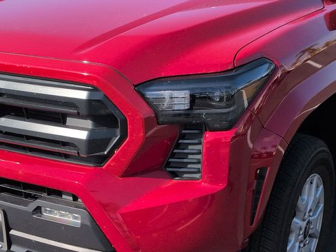 Used 2025 Toyota Tacoma SR5 image 6