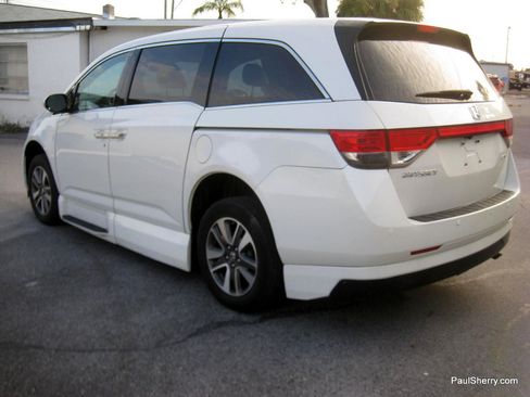 Used 2014 Honda Odyssey Touring Elite image 5