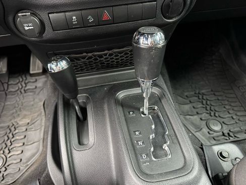 Used 2015 Jeep Wrangler Unlimited Sport image 23