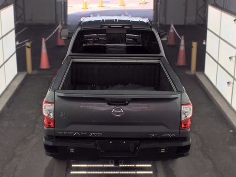 Used 2019 Nissan Titan SL w/ Chrome Package AWD/4WD image 8