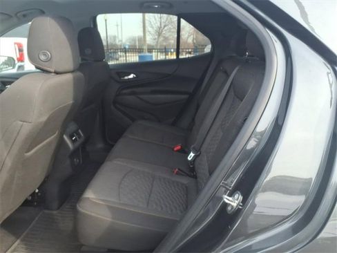 Used 2019 Chevrolet Equinox LT w/ Driver Convenience Package image 9