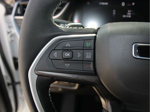 New 2025 Jeep Grand Cherokee Limited image 13