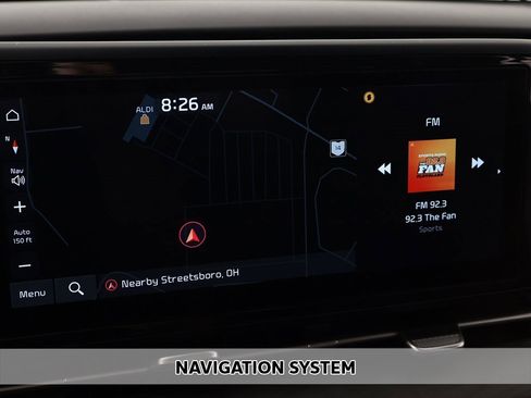 Used 2024 Kia Carnival EX image 3