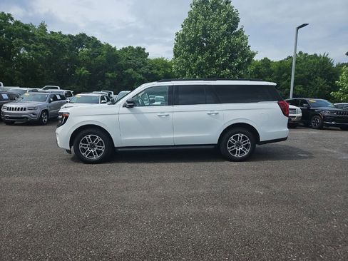 Used 2025 Ford Expedition Max Active AWD/4WD image 4