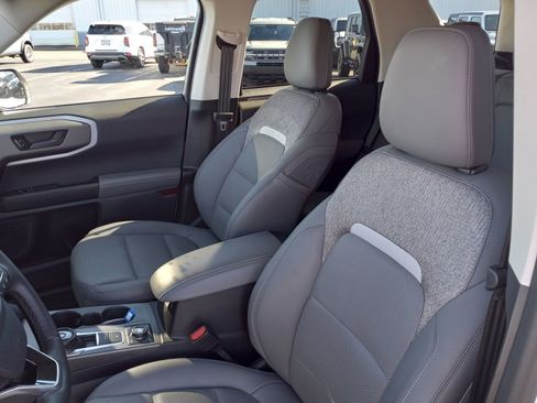 Used 2025 Ford Bronco Sport Badlands image 13