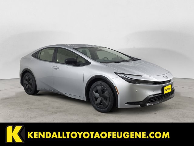 Used 2025 Toyota Prius LE FWD image 3