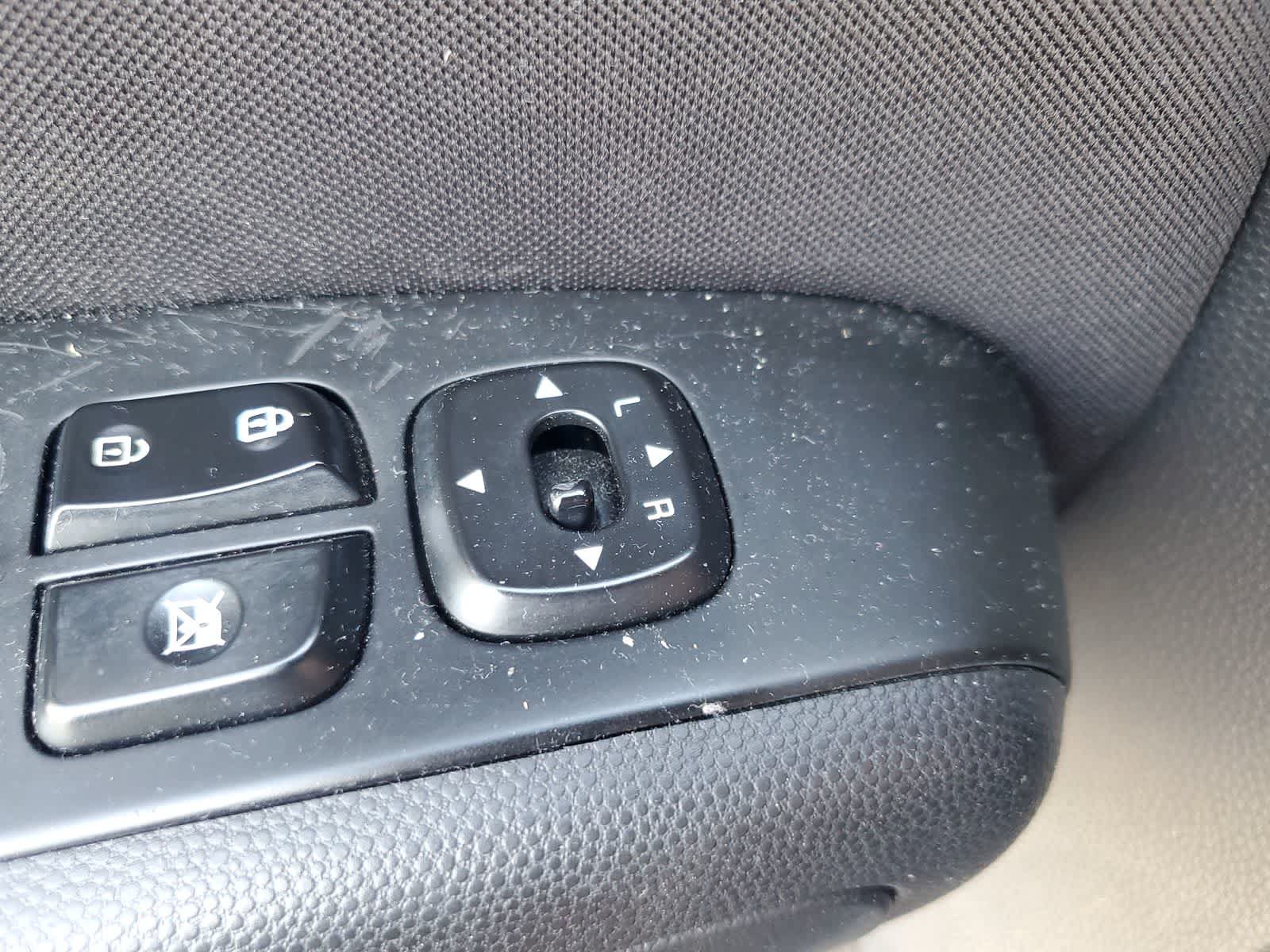 Used 2015 Kia Soul + FWD image 24