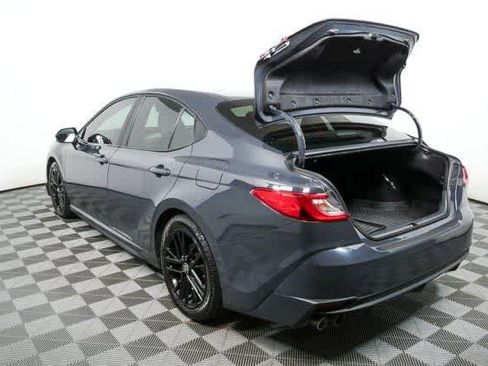 Used 2025 Toyota Camry SE image 26