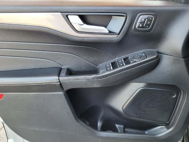 Used 2022 Ford Escape Titanium FWD image 22