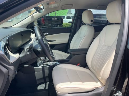 Used 2025 Buick Encore GX Avenir w/ Avenir Technology Package FWD image 10