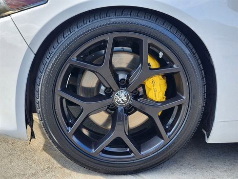 Used 2020 Alfa Romeo Giulia Ti Sport w/ Quick Order Package 22U Sport image 13