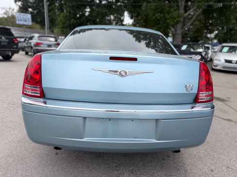 Used 2013 Chrysler 300 RWD image 6