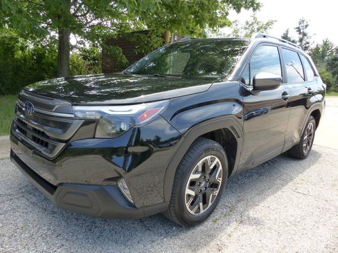 Used 2025 Subaru Forester Premium w/ Convenience Package #1 AWD/4WD image 6