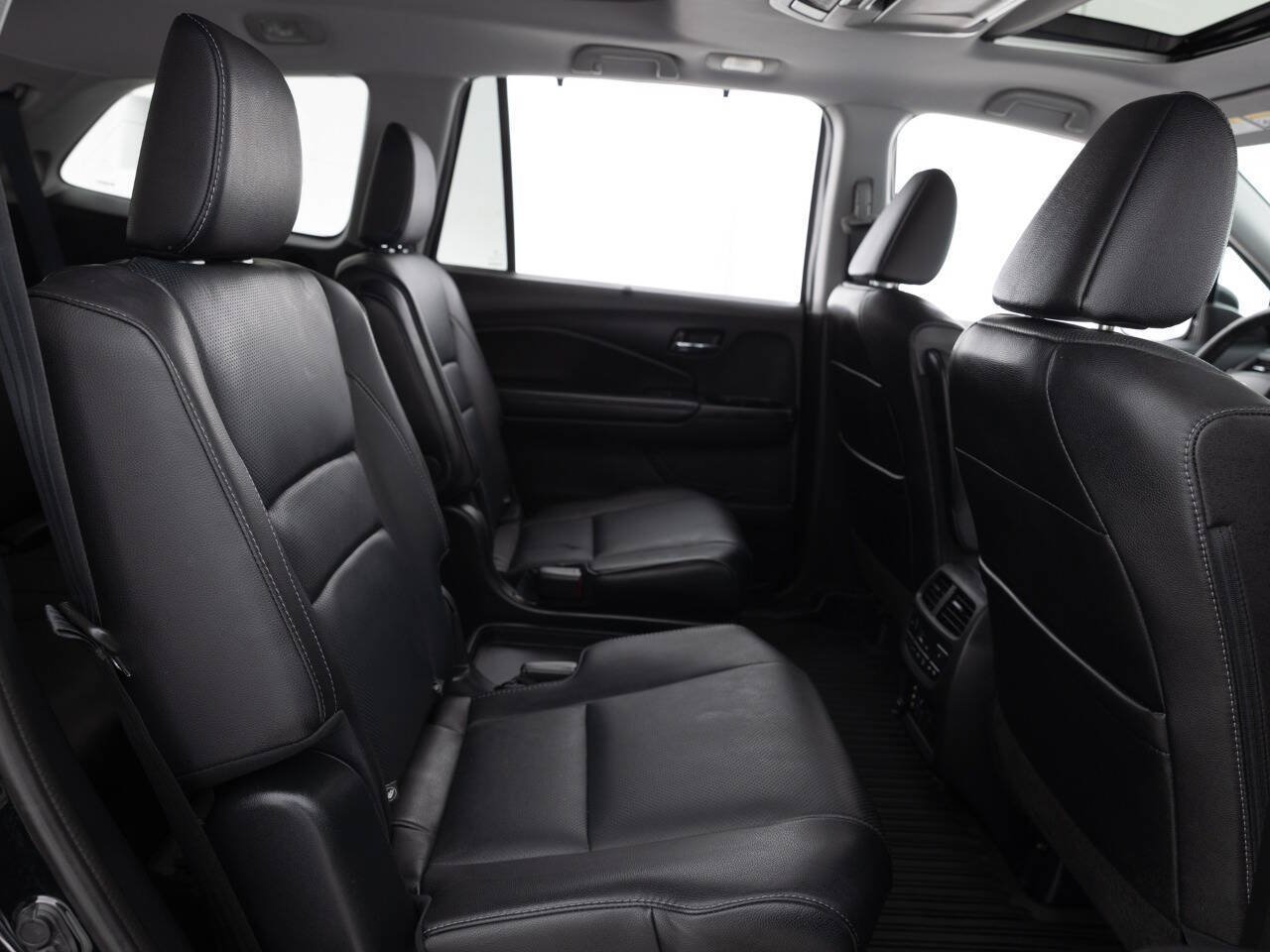 Used 2018 Honda Pilot Elite image 29