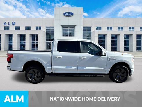 Used 2022 Ford F150 Lightning Lariat image 5