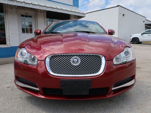 Used 2011 Jaguar XF Premium RWD image 9