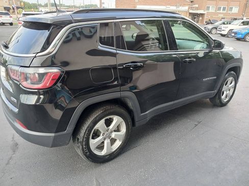 Used 2018 Jeep Compass Latitude w/ Popular Equipment Group AWD/4WD image 12
