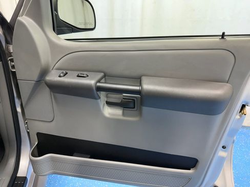 Used 2003 Ford Explorer Sport Trac XLT image 28