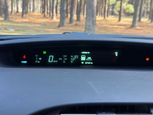 Used 2011 Toyota Prius image 18