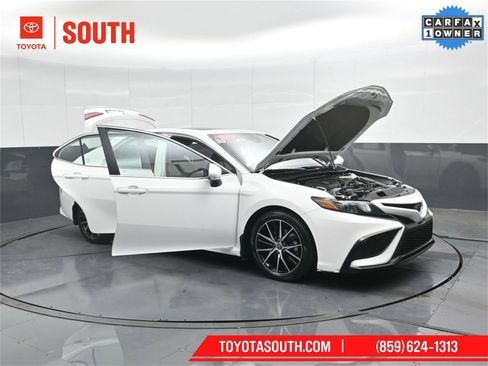Used 2023 Toyota Camry SE w/ Cold Weather Package image 61